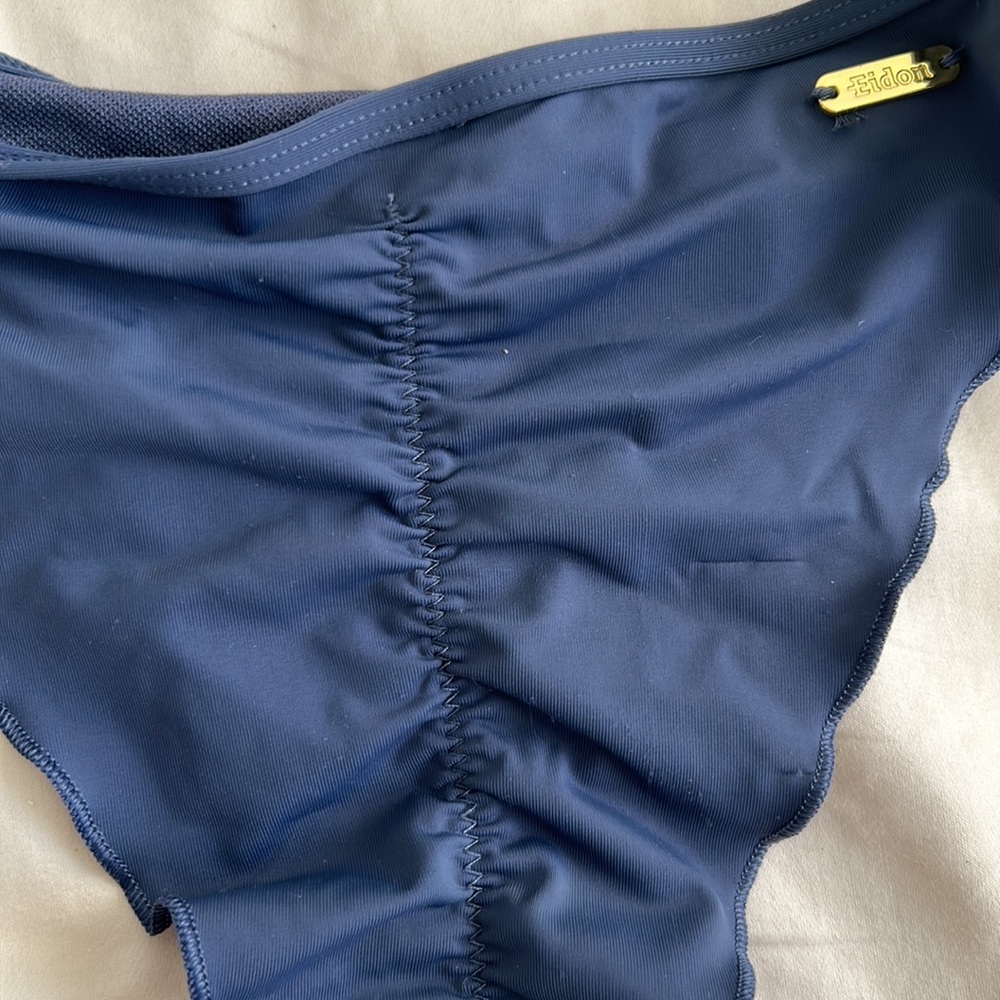 Blue bikini - Picture 3 of 4